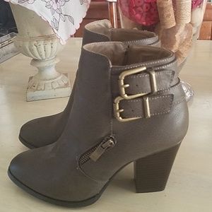 ankle boots